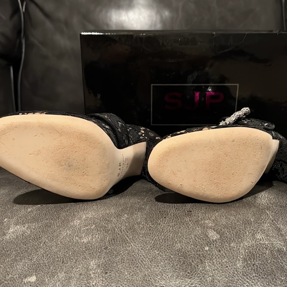 "Authentic Sarah Jessica Parker lace Crystal Mary Janes in size 36." - Picture 5 of 7